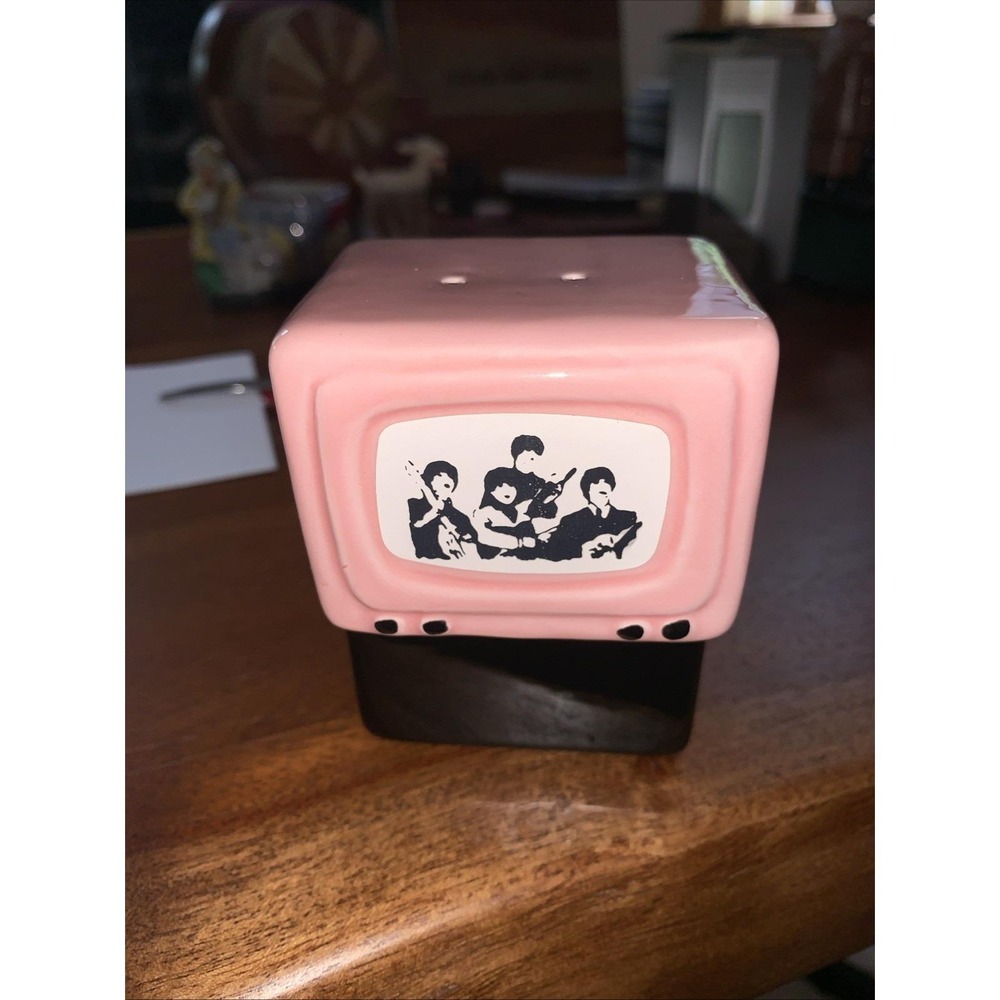 The Vintage UK Beatles 4 Man Band Playing On Tv Ceramic Salt And Pepper Shaker